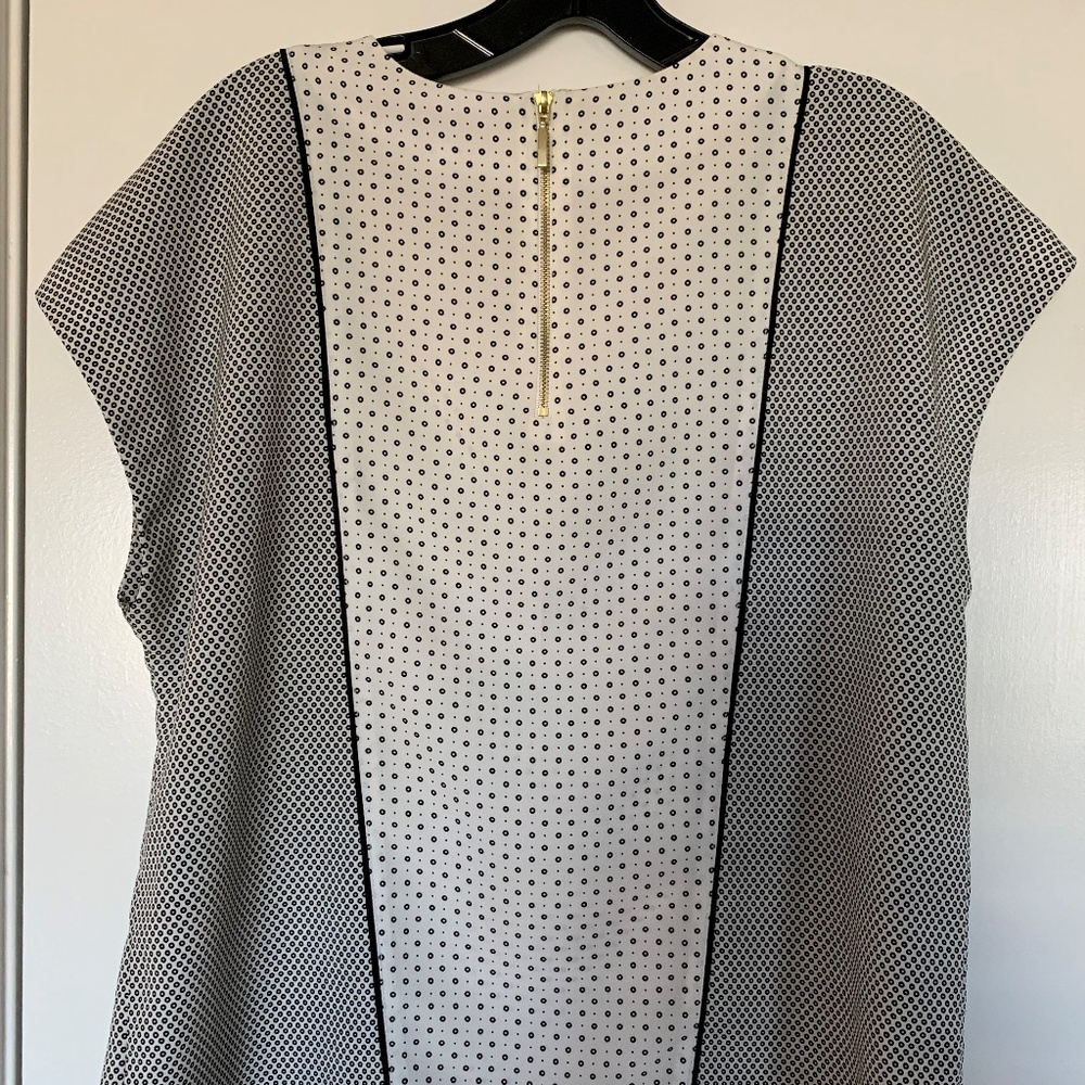 Express Patterned Top - Picture 3 of 5
